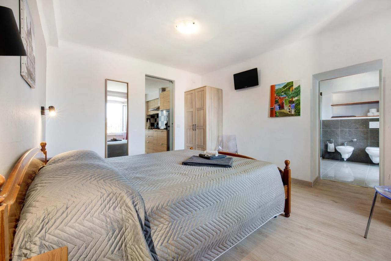 Taronico Apartments Duck Bellagio Luaran gambar